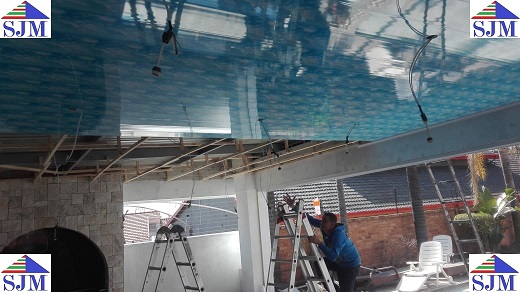 Halfway with ceiling